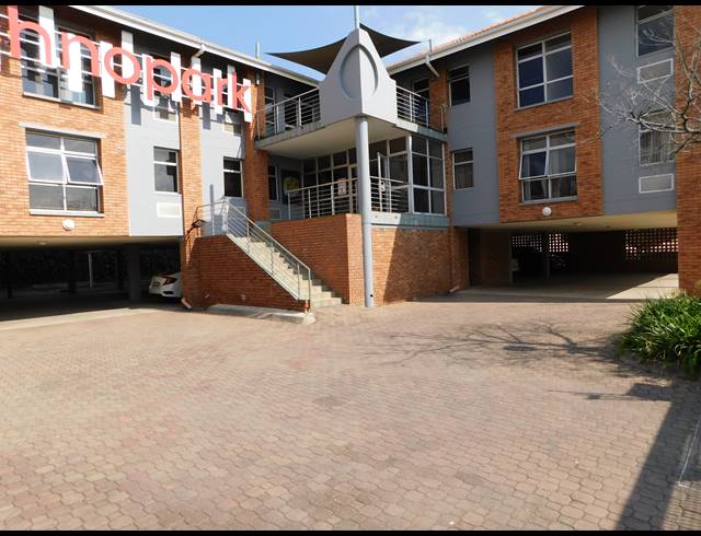 181M² OFFICE TO LET IN FERNDALE